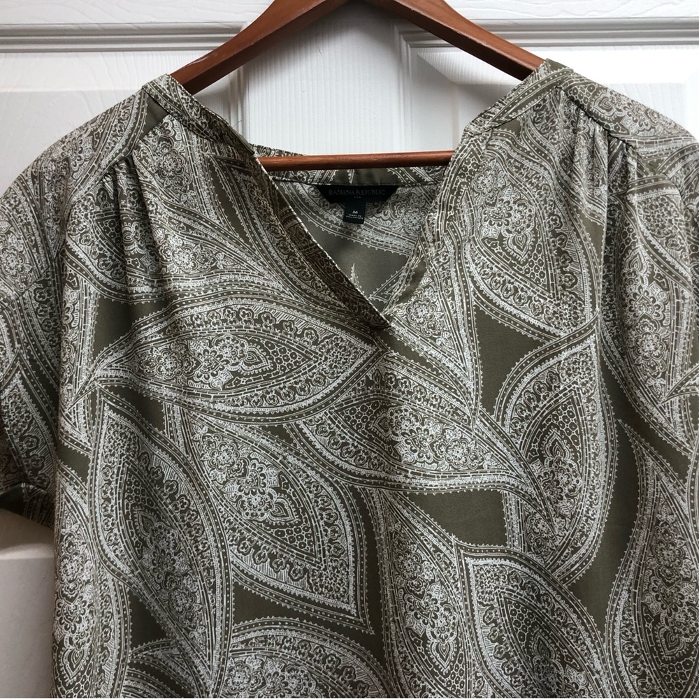 Banana Republic Olive and Cream Paisley V-Neck Blouse
